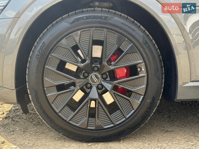 Внедорожник / Кроссовер Audi Q8 Sportback e-tron 2023 в Луцке