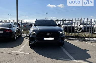 Внедорожник / Кроссовер Audi Q8 2019 в Киеве