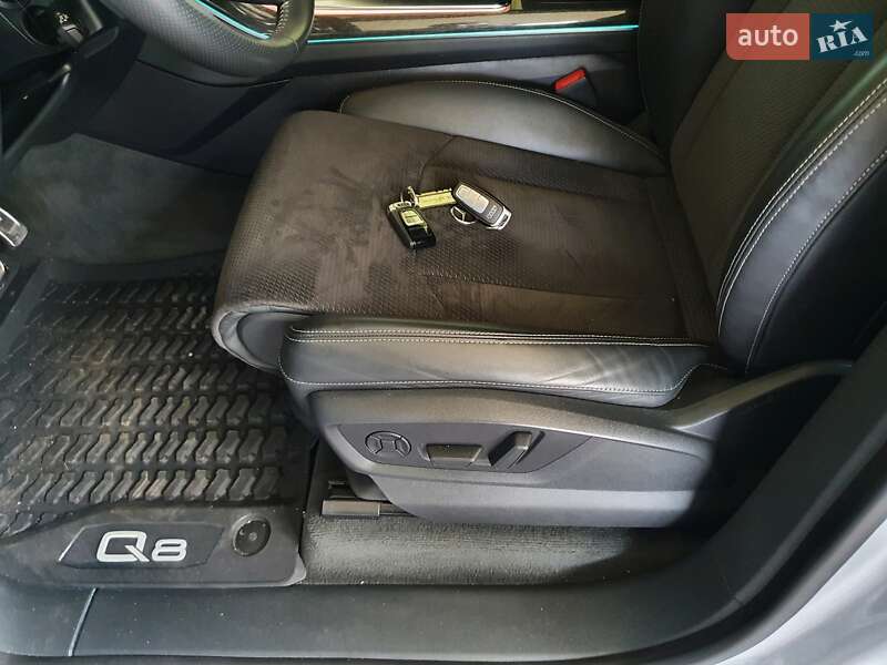 Внедорожник / Кроссовер Audi Q8 2018 в Ивано-Франковске