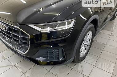 Внедорожник / Кроссовер Audi Q8 2021 в 