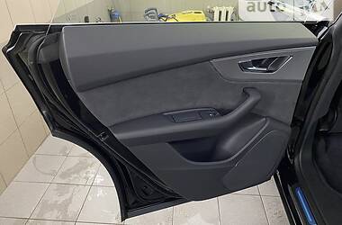 Внедорожник / Кроссовер Audi Q8 2021 в 
