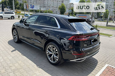 Позашляховик / Кросовер Audi Q8 2019 в Чернігові