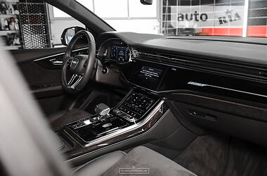 Позашляховик / Кросовер Audi Q8 2020 в 