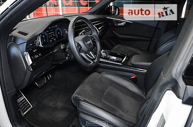 Позашляховик / Кросовер Audi Q8 2020 в 