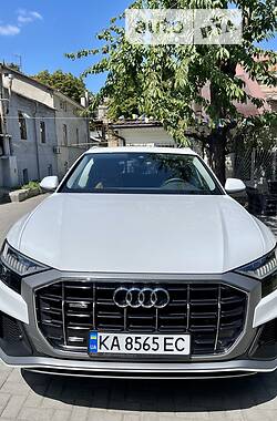Позашляховик / Кросовер Audi Q8 2019 в Дніпрі