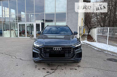 Внедорожник / Кроссовер Audi Q8 2018 в 