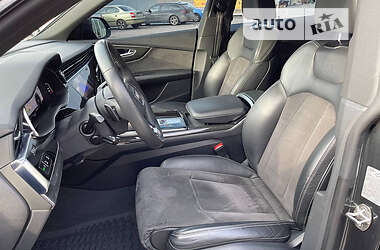 Внедорожник / Кроссовер Audi Q8 2018 в 