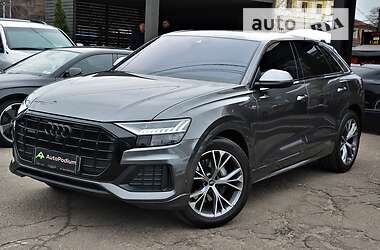 Внедорожник / Кроссовер Audi Q8 2021 в 