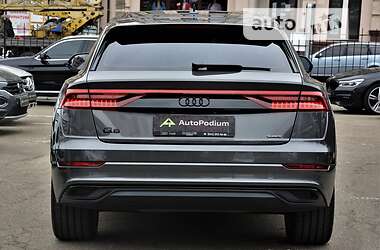 Внедорожник / Кроссовер Audi Q8 2021 в 