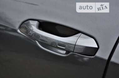 Внедорожник / Кроссовер Audi Q8 2021 в 
