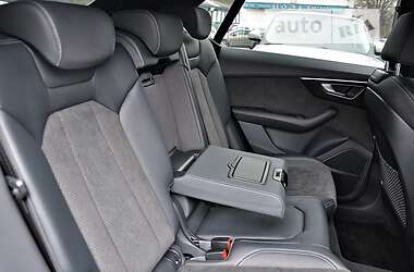 Внедорожник / Кроссовер Audi Q8 2021 в 