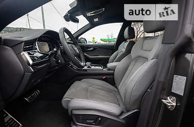 Внедорожник / Кроссовер Audi Q8 2021 в 