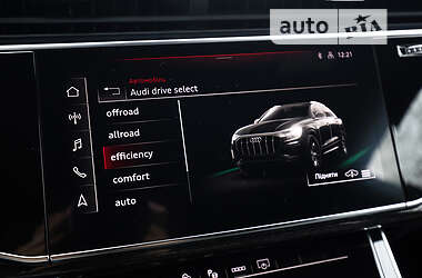 Внедорожник / Кроссовер Audi Q8 2021 в 