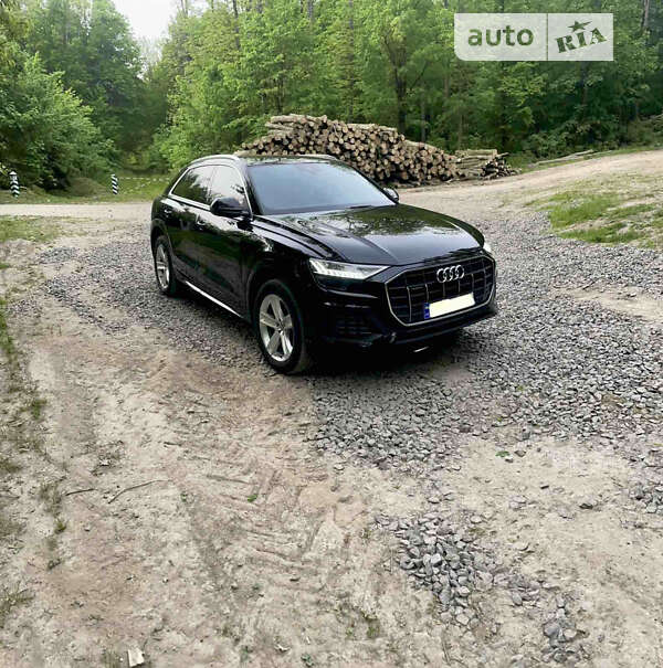 Позашляховик / Кросовер Audi Q8 2020 в Вінниці