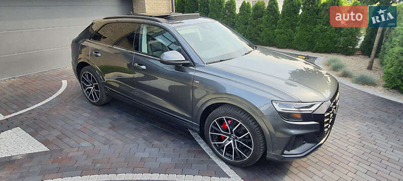 Внедорожник / Кроссовер Audi Q8 2019 в Киеве