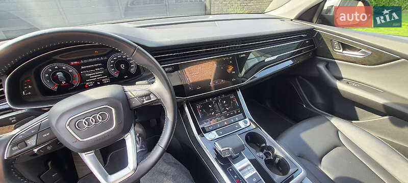 Внедорожник / Кроссовер Audi Q8 2019 в Киеве
