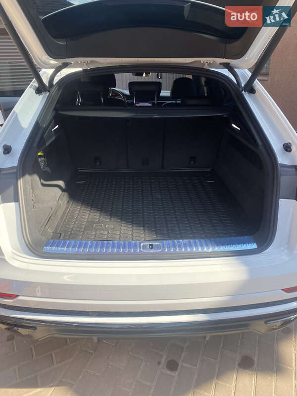 Позашляховик / Кросовер Audi Q8 2019 в Запоріжжі фото 45 Позашляховик / Кросовер Audi Q8 2019 в Запоріжжі