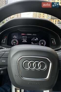 Внедорожник / Кроссовер Audi Q8 2019 в 