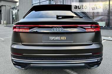 Позашляховик / Кросовер Audi Q8 2020 в 