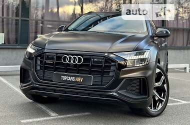 Позашляховик / Кросовер Audi Q8 2020 в 