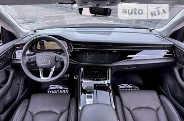 Позашляховик / Кросовер Audi Q8 2020 в 