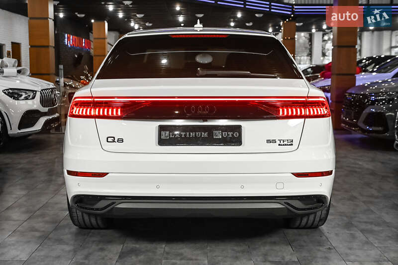 Внедорожник / Кроссовер Audi Q8 2018 в Ужгороде