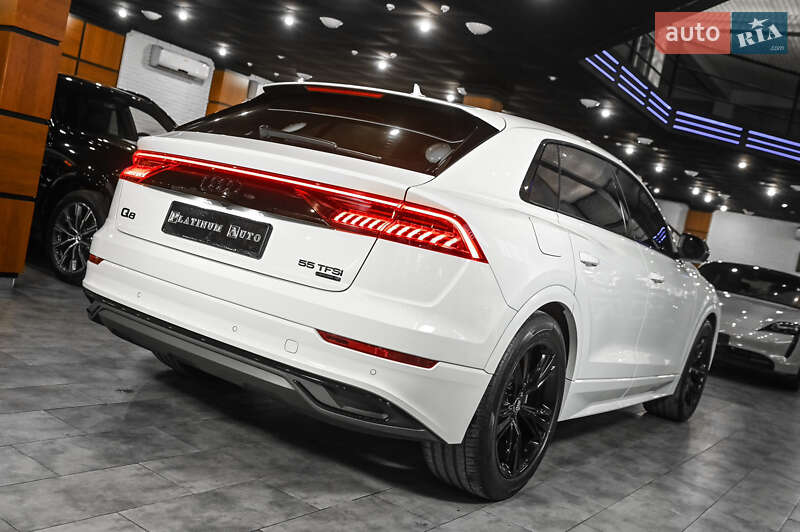 Внедорожник / Кроссовер Audi Q8 2018 в Ужгороде