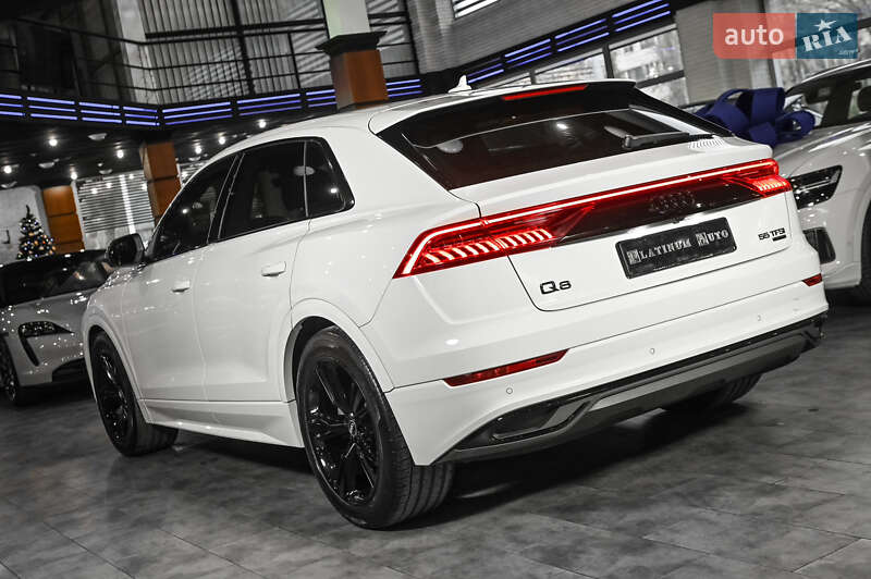 Внедорожник / Кроссовер Audi Q8 2018 в Ужгороде