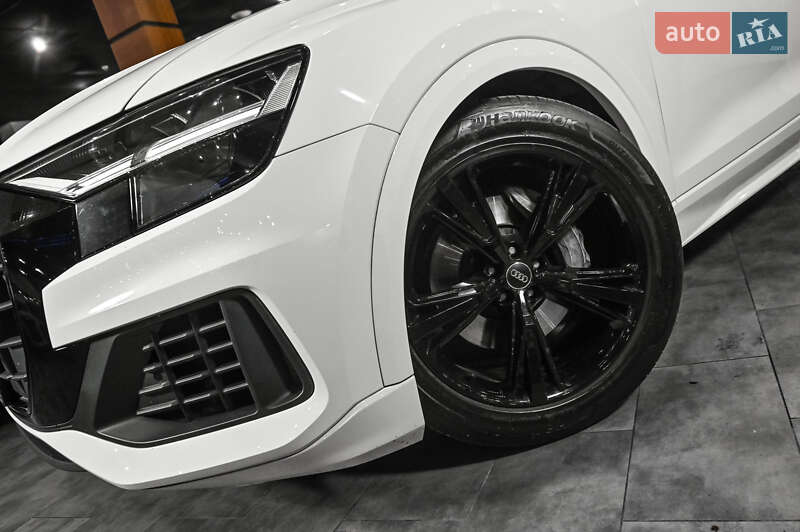 Внедорожник / Кроссовер Audi Q8 2018 в Ужгороде