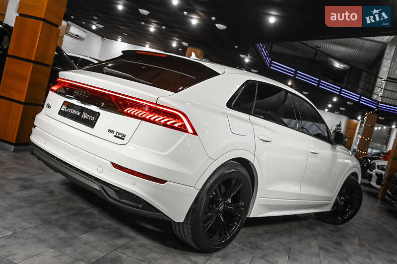 Внедорожник / Кроссовер Audi Q8 2018 в Ужгороде