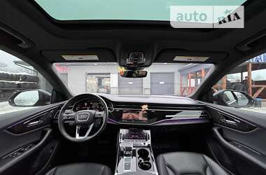 Позашляховик / Кросовер Audi Q8 2021 в 