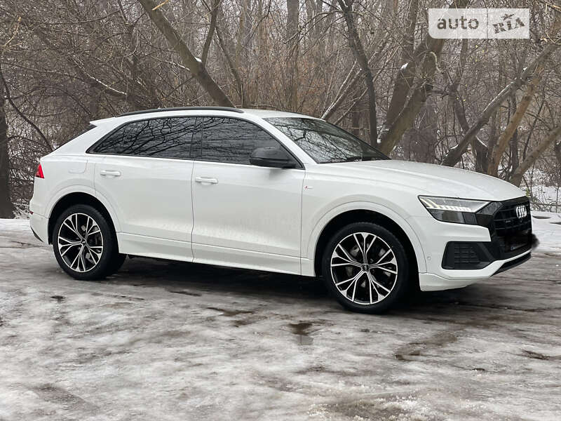 Внедорожник / Кроссовер Audi Q8 2019 в Чернигове