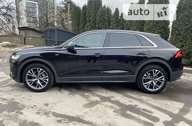 Позашляховик / Кросовер Audi Q8 2020 в 