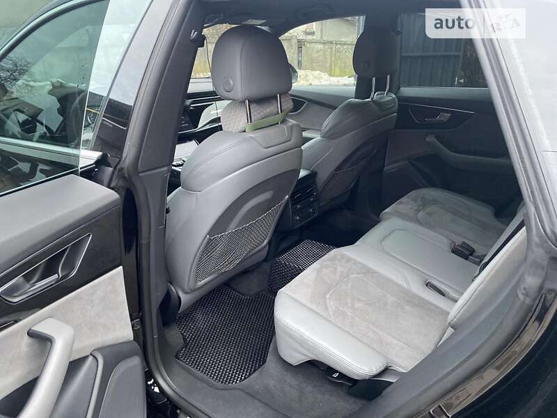 Внедорожник / Кроссовер Audi Q8 2020 в Тернополе