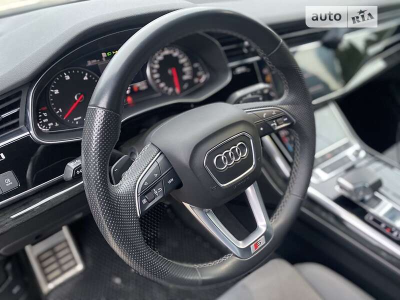 Внедорожник / Кроссовер Audi Q8 2020 в Тернополе