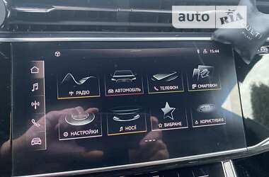 Позашляховик / Кросовер Audi Q8 2020 в 