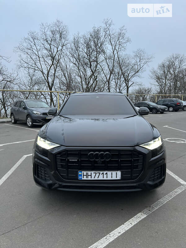 Внедорожник / Кроссовер Audi Q8 2020 в Одессе