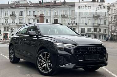 Внедорожник / Кроссовер Audi Q8 2024 в 
