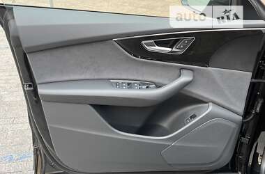 Внедорожник / Кроссовер Audi Q8 2024 в 