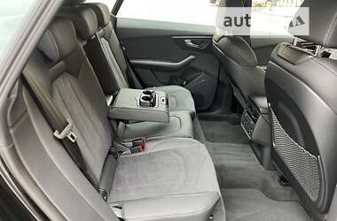 Внедорожник / Кроссовер Audi Q8 2024 в 