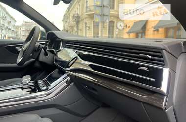 Внедорожник / Кроссовер Audi Q8 2024 в 