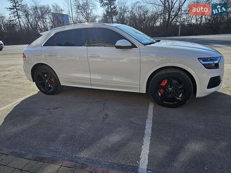 Внедорожник / Кроссовер Audi Q8 2018 в Тернополе