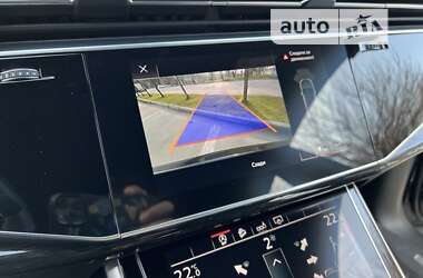 Позашляховик / Кросовер Audi Q8 2020 в Дніпрі