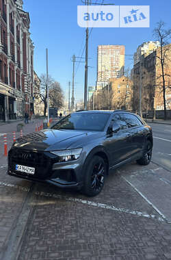 Позашляховик / Кросовер Audi Q8 2021 в 