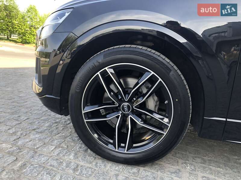 Внедорожник / Кроссовер Audi Q8 2018 в Днепре