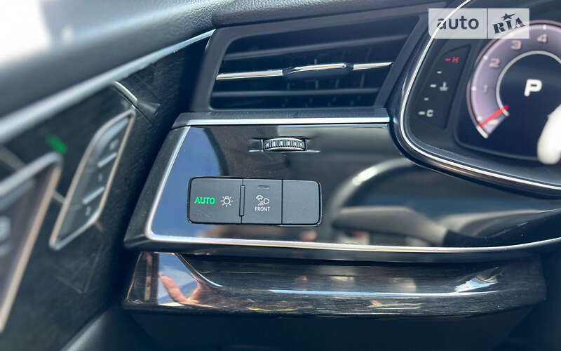 Внедорожник / Кроссовер Audi Q8 2019 в Черновцах