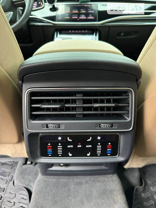 Внедорожник / Кроссовер Audi Q8 2020 в Днепре