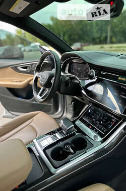 Внедорожник / Кроссовер Audi Q8 2020 в 