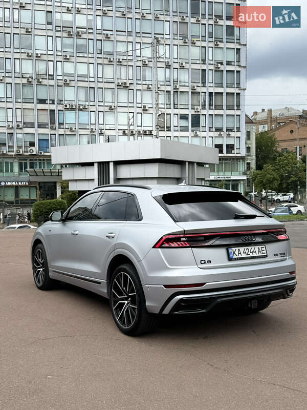 Внедорожник / Кроссовер Audi Q8 2019 в Киеве