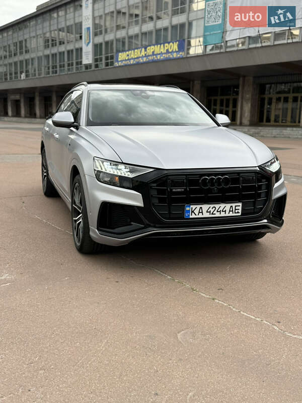 Внедорожник / Кроссовер Audi Q8 2019 в Киеве